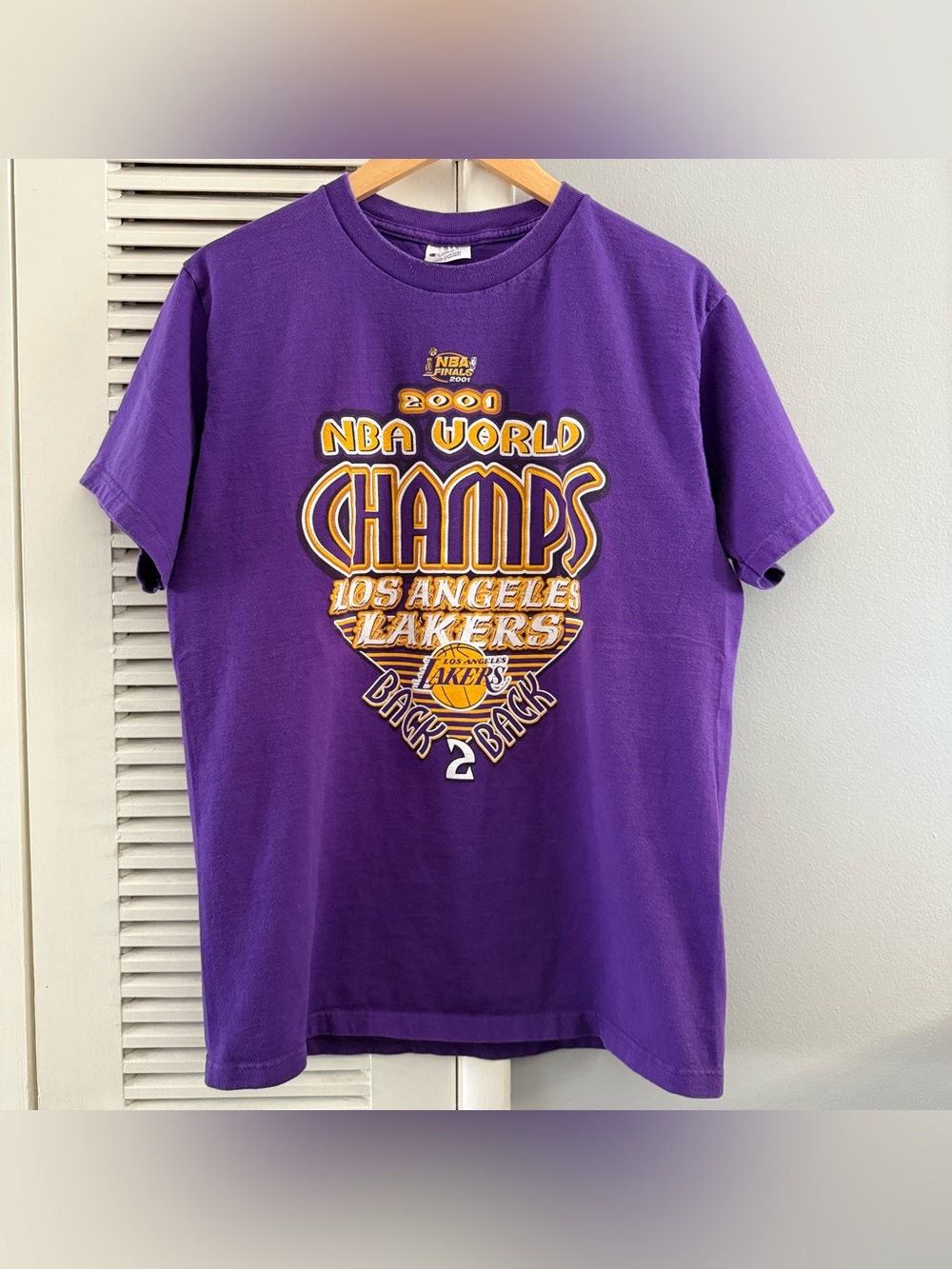 Vintage 2001 Los Angeles LAKERS NBA World Champs Back 2 Back T-shirt